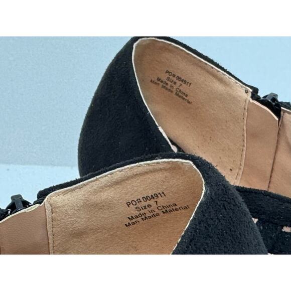 Journee Collection Piper Black Oxford Style Heels SZ 7 Classic Block Heel Shoes - Picture 6 of 11